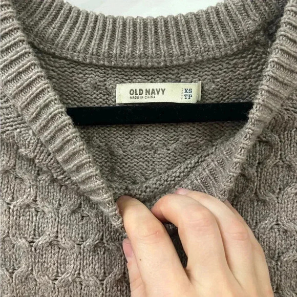 Old Navy Crew Neck Cable Knit Long Sleeve Pullover Sweater Sz XS - Picture 7 of 11